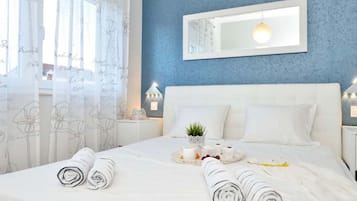 Two Bedroom Apartment with Balcony 4 | 7 bedrooms, cots/infant beds
