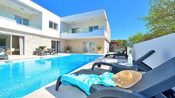 Apartment (One Bedroom Apartment with Terrace 1) | Property amenity