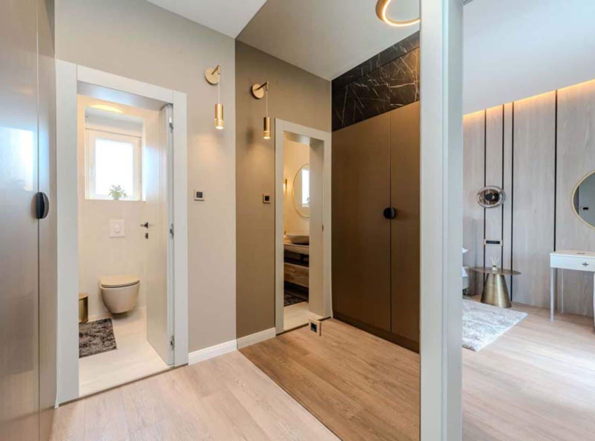 Shower, towels