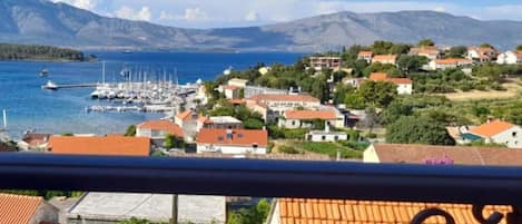 อพาร์ทเมนท์ (TwoBedroom Apartment With SeaView) | วิวจากที่พัก