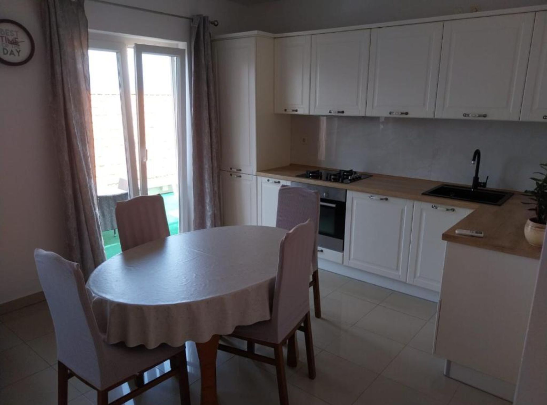 Apartamento (TwoBedroom Apartment With SeaView) | Comedor