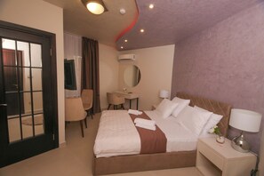 Comfort Triple Room - Decenija Hotel & Restaurant (Belgrade)