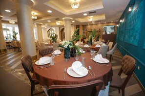 Luokittelematon kuva, 5 kautta 30, painike