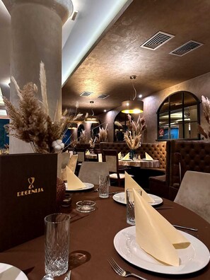 Unclassified image, 5 of 30, button - Decenija Hotel & Restaurant (Beograd)