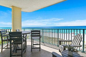 Outdoor dining - Jade East 420•Remodeled•Beachfront•Heated Pool/Spa•Beach Gear•Fitness Center (Destin)