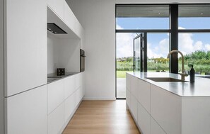 Fridge, microwave, oven, stovetop - Stunning home in Hals with sauna (Hals)