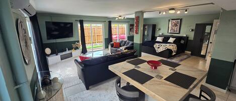 TV connectée, cheminée