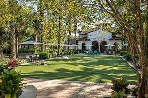 Unclassified image, 4 of 8, button