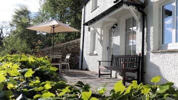 Cottage | Outdoor dining