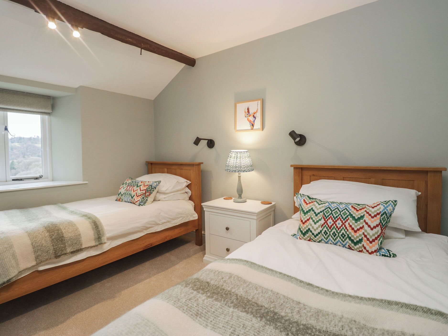 2 bedrooms, individually decorated, individually furnished, free WiFi