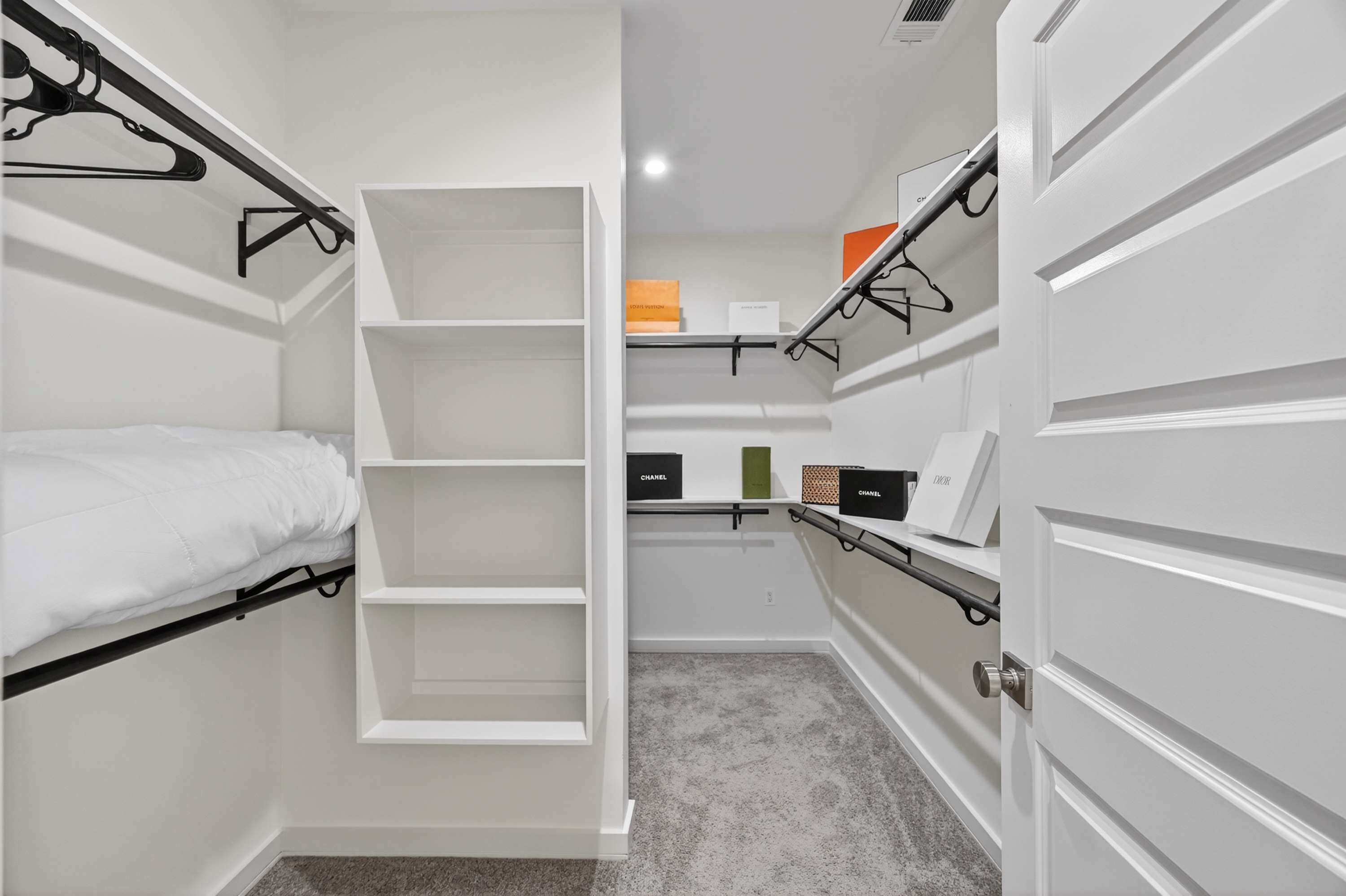 3 chambres, fer et planche à repasser, Wi-Fi gratuit, draps fournis
