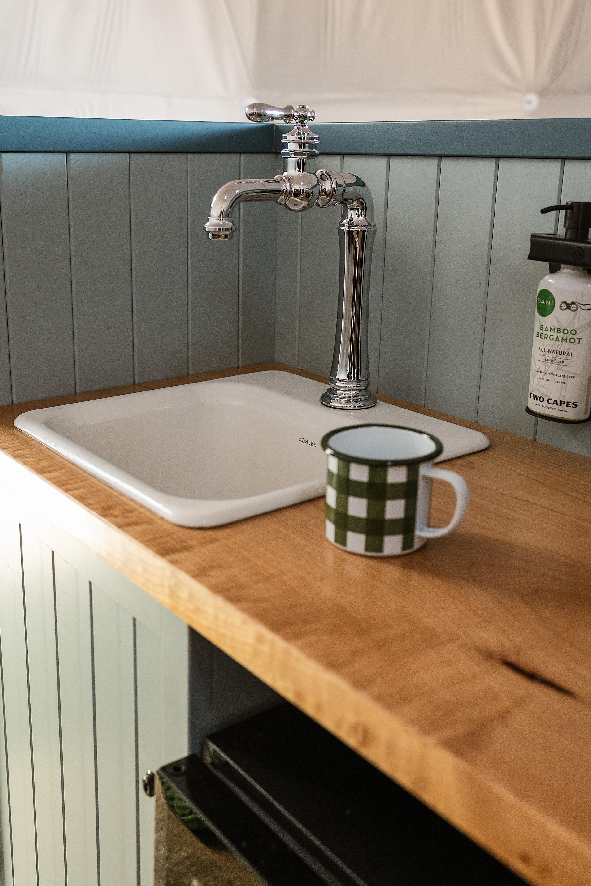 Towels, soap, shampoo, toilet paper