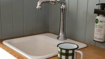 Towels, soap, shampoo, toilet paper