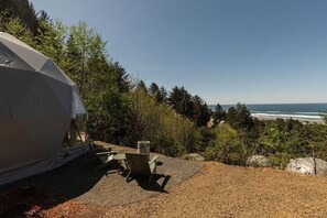 Unclassified image, 5 of 8, button - North Peak Dome - Sleeps 2 - Enjoy a stunning night under the stars when you stay in one of our Geodesic Domes. With high ceilings and plenty of room to spare, all include access to our clean and modern luxury bathhouses. These domes are ideal for co (Cloverdale)