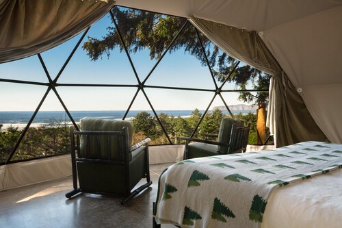 North Peak Dome - Sleeps 2 - w/SHARED Luxury Bathhouse Access