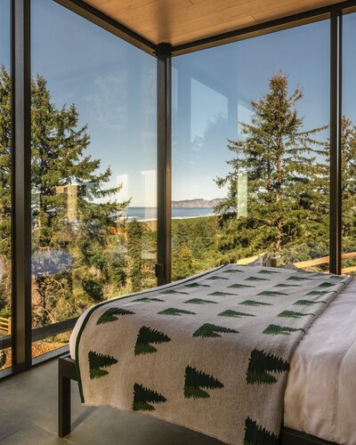 South Cape Mirror Cabin - Sleeps 2 - Floor to Ceiling Expansive Views