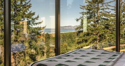 South Cape Mirror Cabin - Sleeps 2 - Floor to Ceiling Expansive Views