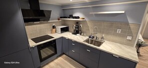 Mikrowelle, Ofen, Herdplatte, Geschirrspüler