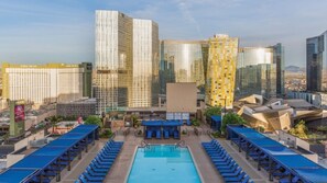 Luokittelematon kuva, 3 kautta 18, painike