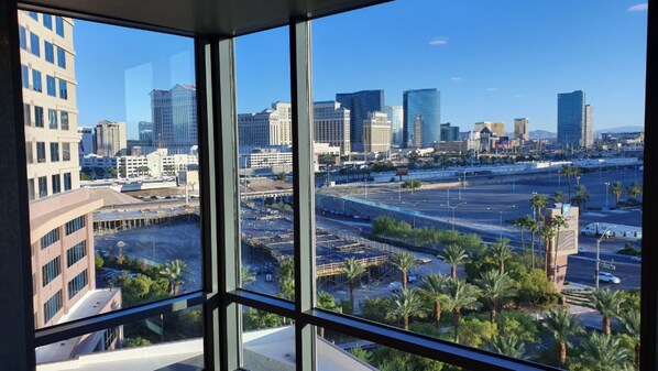 Unclassified image, 1 of 6, button