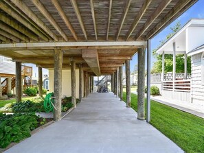 Property grounds - Beachside 3BR Home w/ Porch + Deck | Sleeps 8! (Bethany Beach)