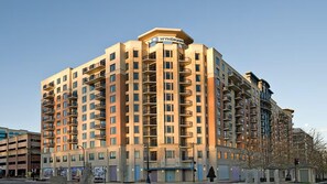 Unclassified image, 4 of 24, button