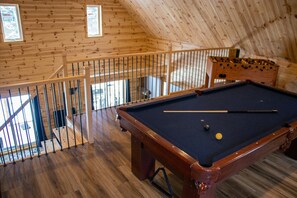 Games room - Pool Table | Comfort & Nature | Le Sentier (Saint-Fabien-de-Panet)