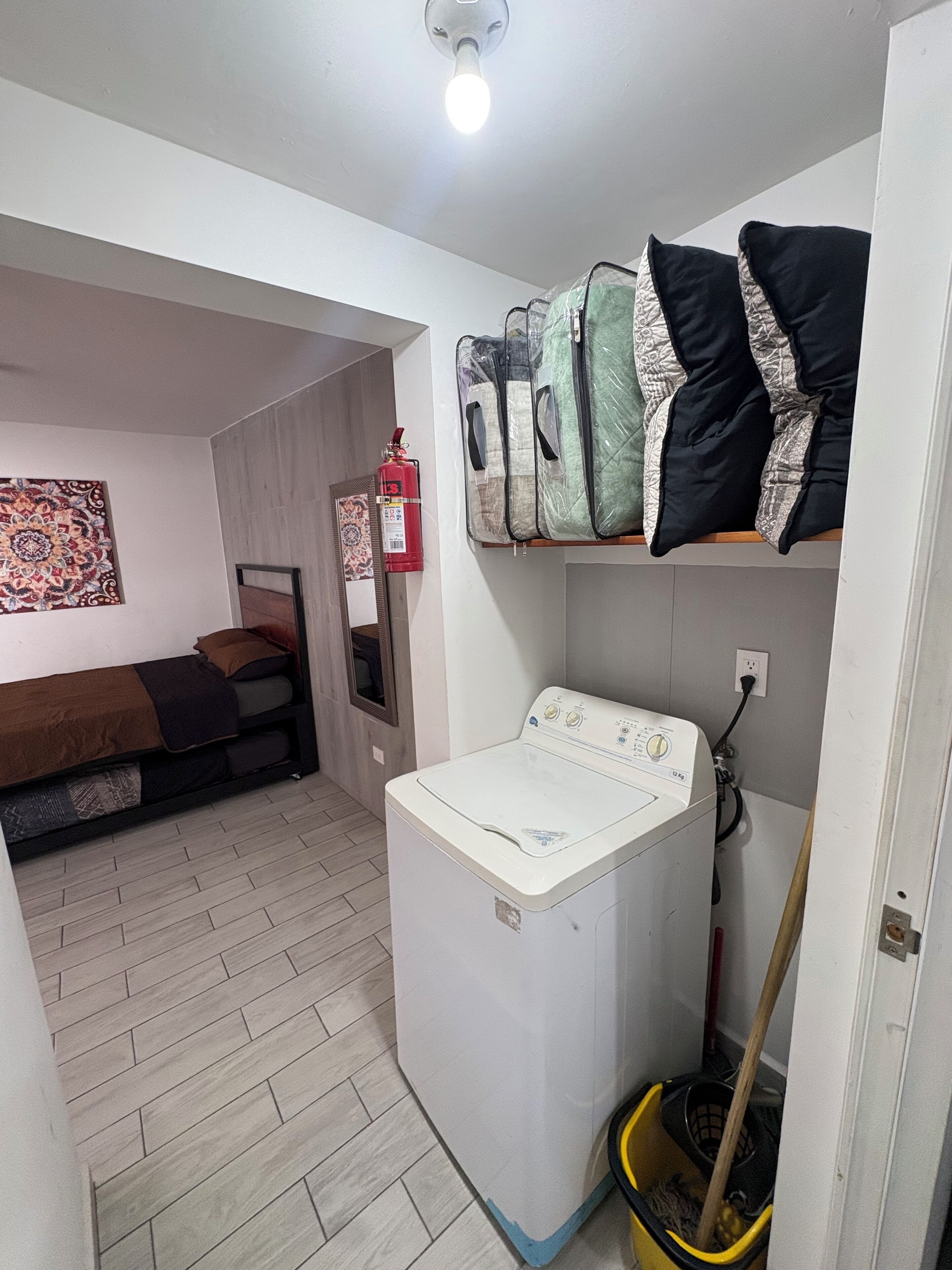 Ferros/tábuas de passar roupa, Wi-Fi, roupa de cama