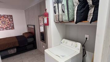 Ferros/tábuas de passar roupa, Wi-Fi, roupa de cama