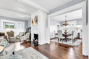 TV - Historic Home with King Bed (High Point)
