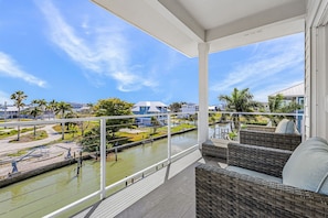 Property grounds - Sea Breeze Bliss Vacation Home (Fort Myers Beach)