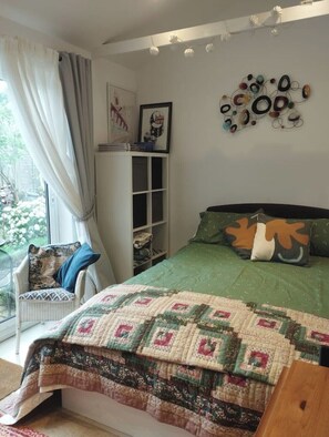 1 habitación, tabla de planchar con plancha, wifi y ropa de cama 