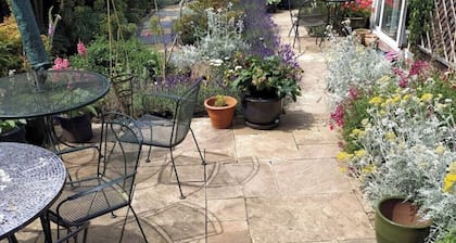 Cosy sunny private self-contained studio close to the town and train station