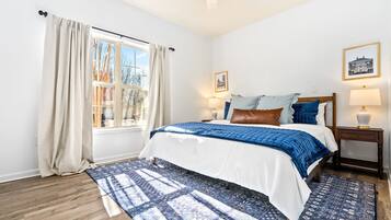 Strykjärn/strykbräda, wi-fi och sängkläder