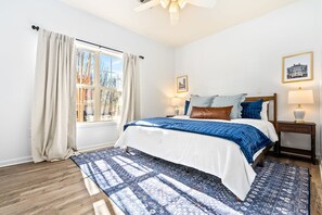 Strykjärn/strykbräda, wi-fi och sängkläder