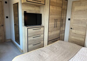 2 makuuhuonetta, silitysrauta/-lauta, internet, vuodevaatteet