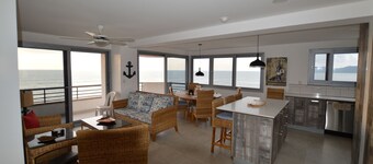 Pelican's Perch
Spectacular view Condo in Bahía de Caraquez
2 bdrm 2 bathroom