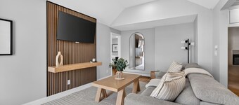 LunaVista Stay • King Bed + Kitchen