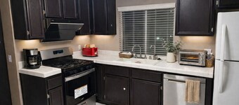 Spacious 4BR Norco Retreat; Near SilverLakes; Pet Friendly; RV Parking