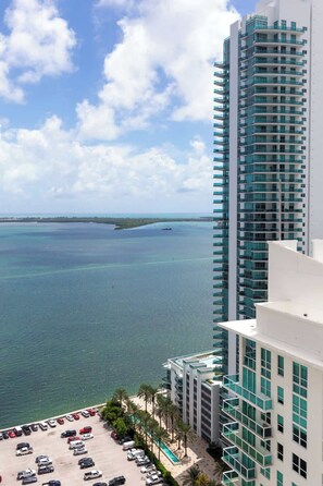 Exterior - 32nd Floor Brickell Condo with Bay Views & Balcony (Miami)