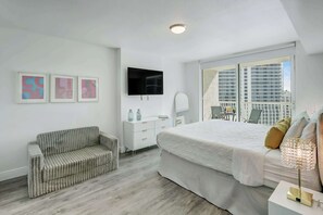 1 bedroom, iron/ironing board, WiFi, bed sheets - 32nd Floor Brickell Condo with Bay Views & Balcony (Miami)