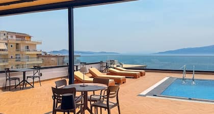 BRAND NEW "Aqua" â Adults Only (+16)