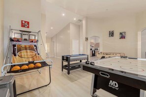 Games room - Modern 4BR Retreat with Game Room, Backyard & BBQ (Avondale)