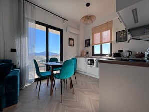 Interior - Diana - Peaceful Escape (Sarandë)