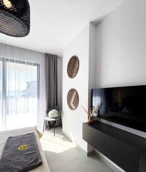 1 bedroom, iron/ironing board, WiFi, bed sheets - "Gold" – Adults Only (+16) (Sarandë)