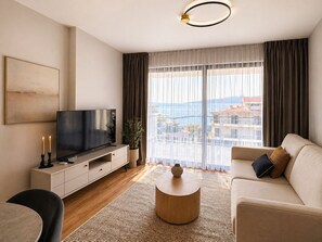 TV - Le Caprice - Sun & Sea (Sarandë)