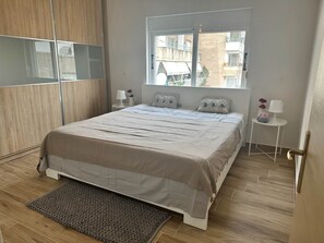 2 bedrooms, iron/ironing board, WiFi, bed sheets - Roxy - Sunlight Stay (Sarandë)