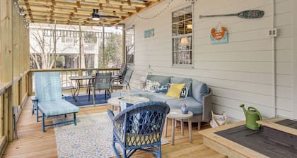 'Sea La Vie' Coastal Getaway Steps from the Beach