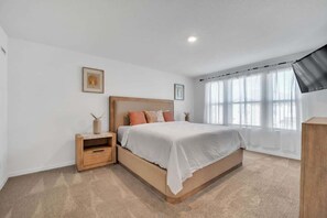 3 bedrooms, iron/ironing board, WiFi, bed sheets - 3BR Twh Near Disney with Community Amenities Access (Davenport)