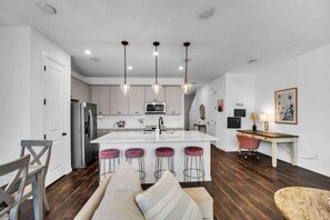 Interior - 3BR Twh Near Disney with Community Amenities Access (Davenport)